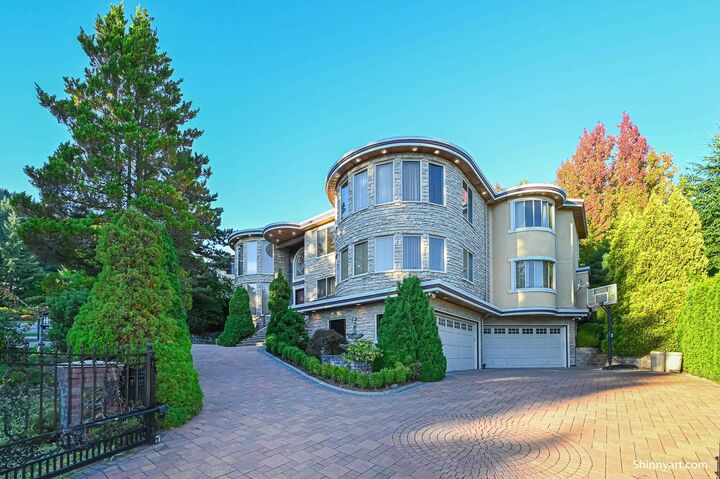 3063 Plateau Boulevard — photo 1