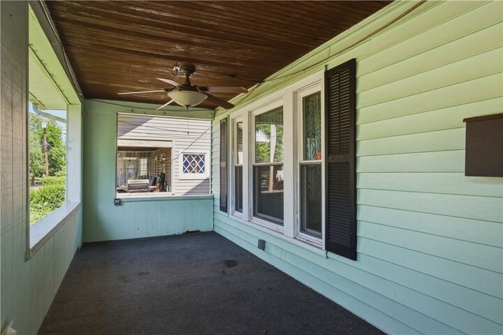 Property Photo:  827 W Gray Street  NY 14905 