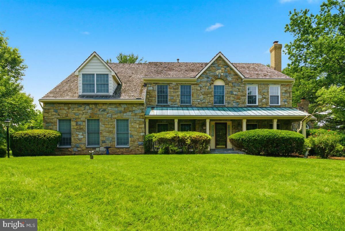Property Photo:  26 Grey Pebble Court  MD 20874 