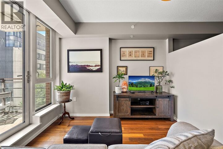 Property Photo: 834 Johnson Street 404 BC V8W 1N3