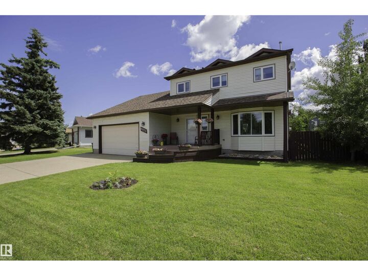 Property Photo:  9923 190 St NW  AB T5T 3X2 