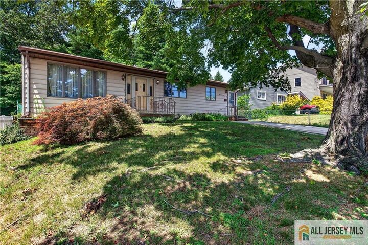 Property Photo:  117 Kendall Drive  NJ 08859 