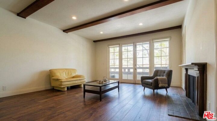 Property Photo: 133 S Oakhurst Dr CA 90212