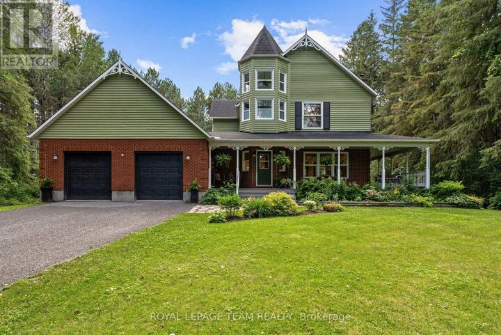 Property Photo: 28 Kimini Drive ON K2S 1S6