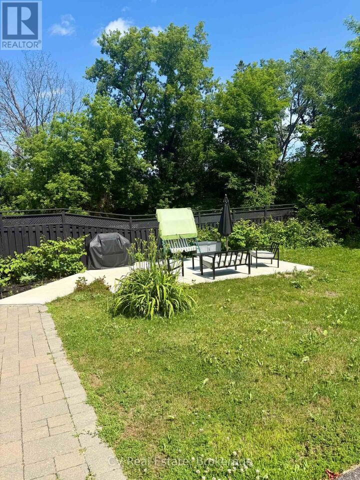 Property Photo:  2 Mahaffy Court 153  ON P1L 2A6 