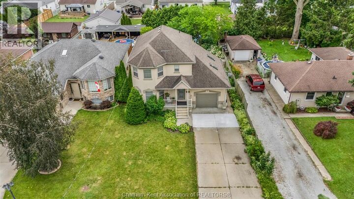 Property Photo: 34 Queensway Drive ON N7M 4G4