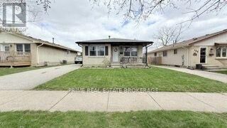 Property Photo: 102 Patience Crescent ON N6E 2L1