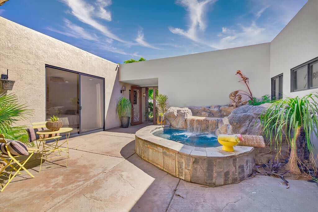 Property Photo: 77765 Cottonwood Cove CA 92210