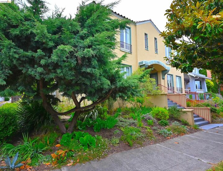 Property Photo: 1301 Bonita 3 CA 94709