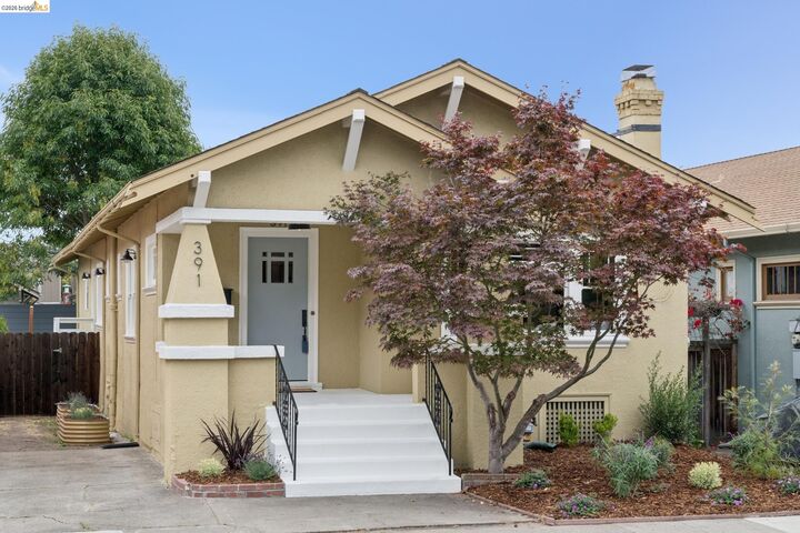 Property Photo: 391 51st St CA 94609