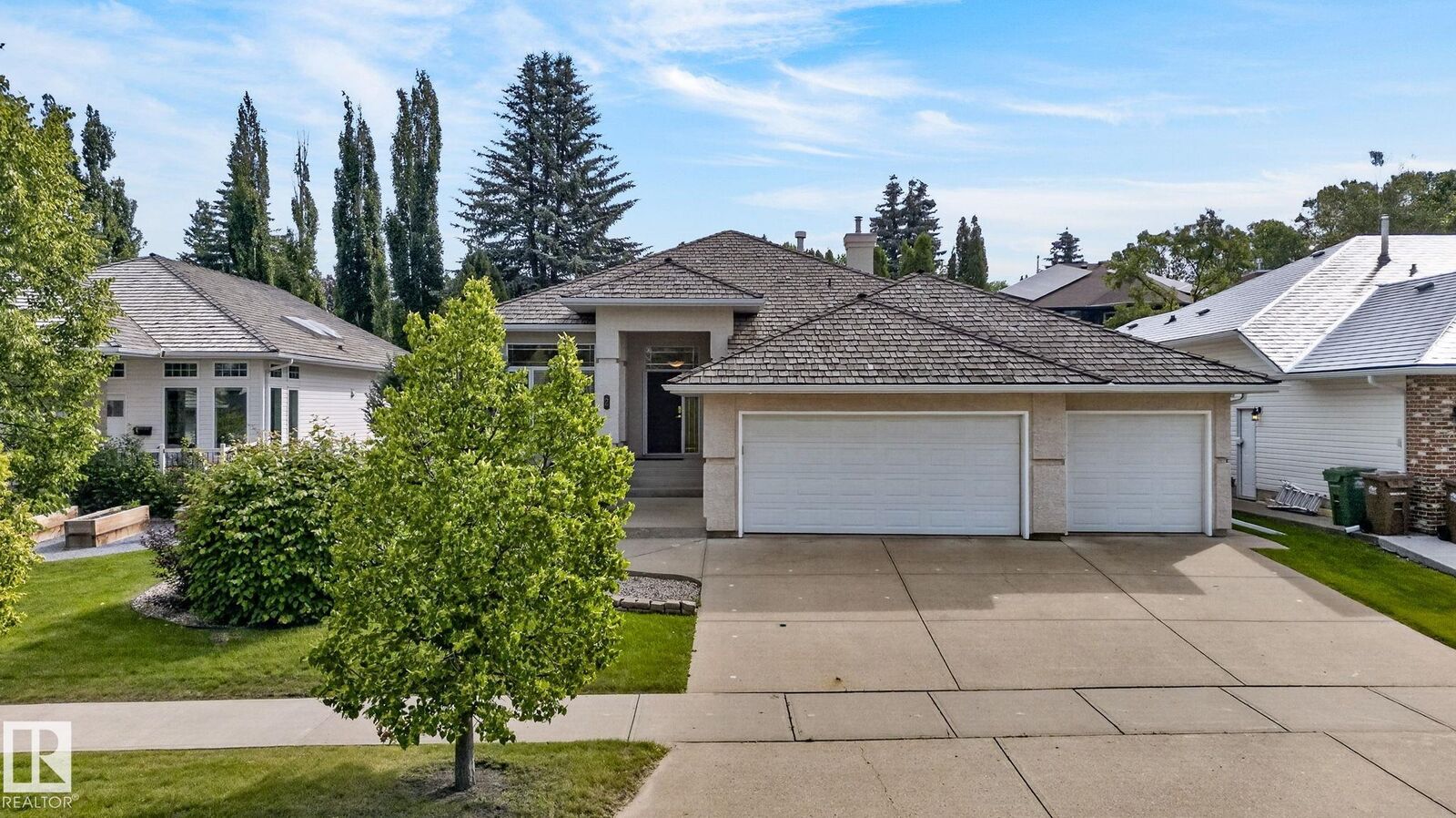 Property Photo:  2 Keating Point(E)  AB T8N 5W8 