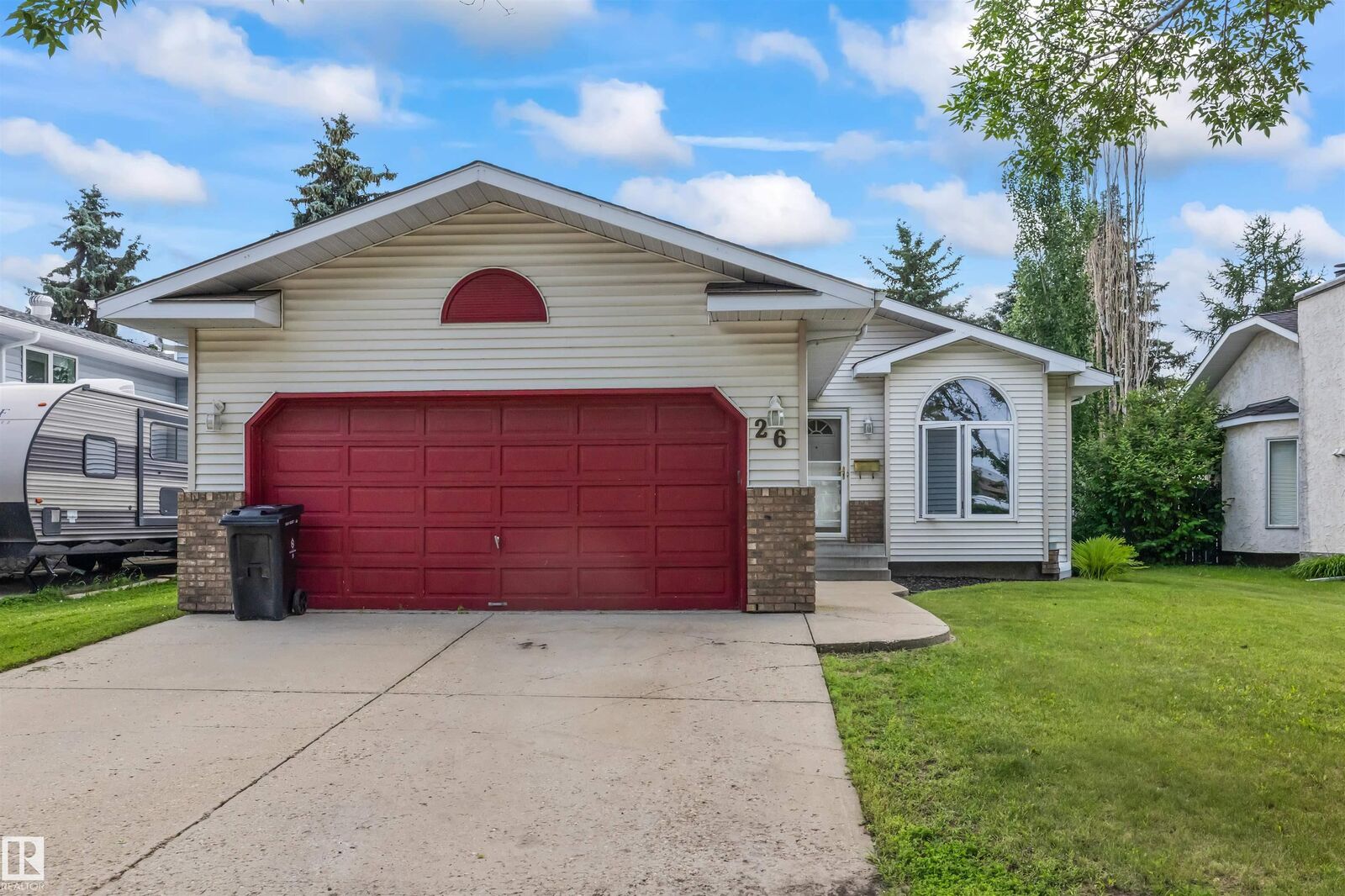 Property Photo: 26 Westpark Way AB T8L 3W8