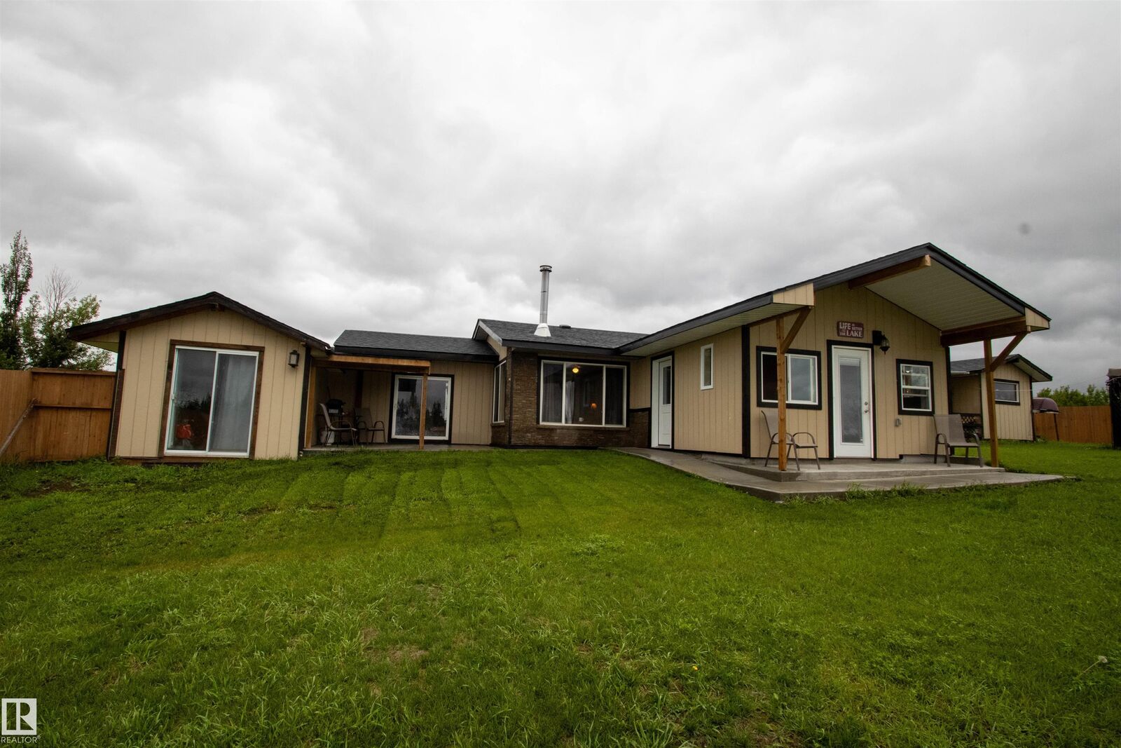 Property Photo:  315 57201 Rng Rd 102  AB T0A 3A0 