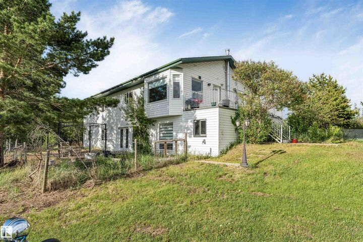 Property Photo:  50436 Rge Rd 240  AB T4M 0M6 