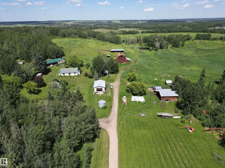 Property Photo:  1524A Twp Road 544  AB T0E 1V0 