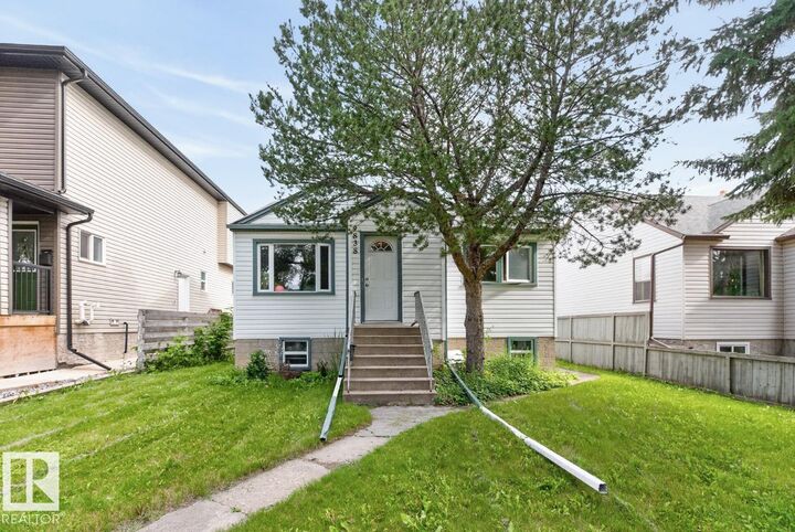 Property Photo: 9838 80 Avenue NW AB T6E 1T1