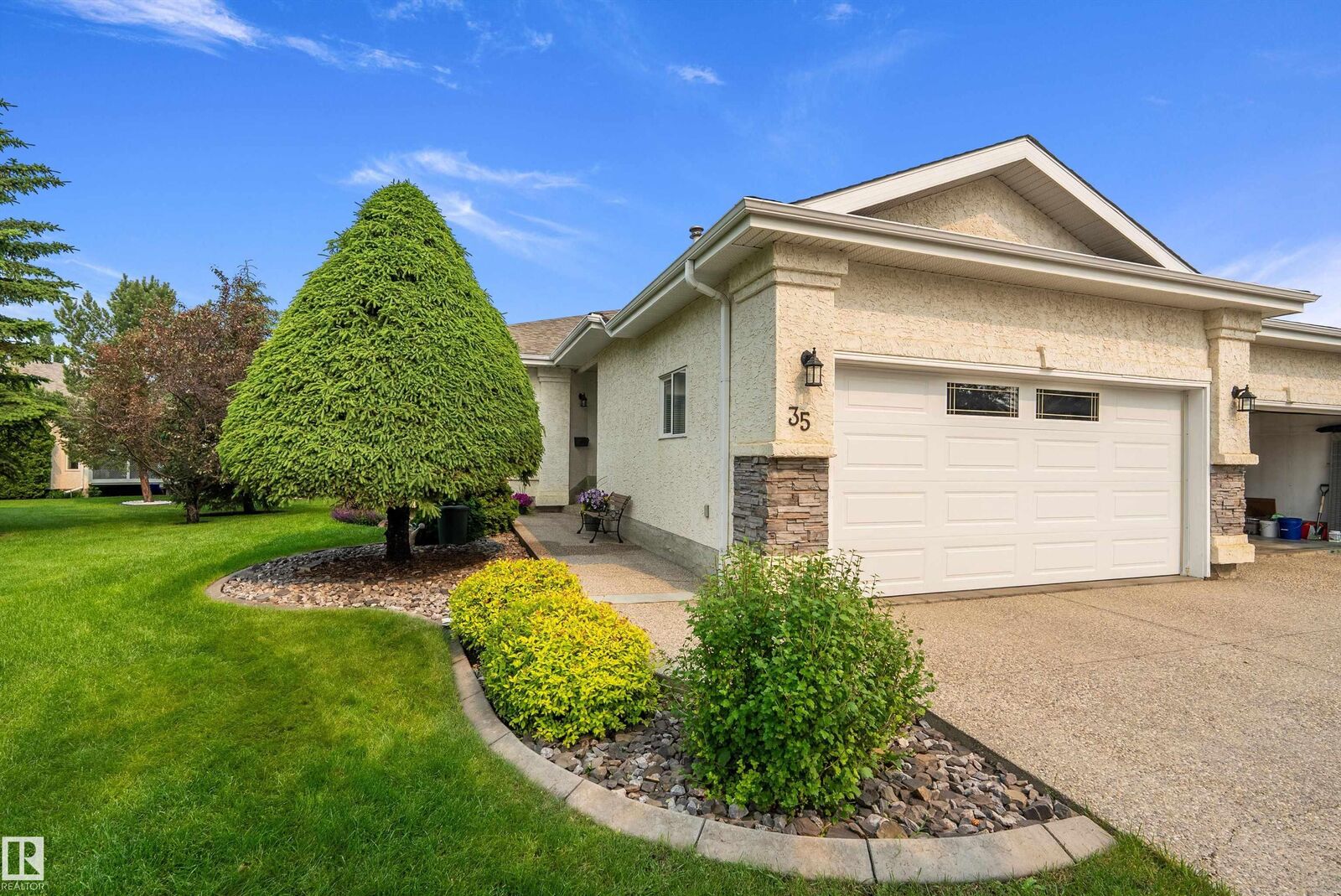 Property Photo:  35 Longview Place  AB T7X 3Y6 