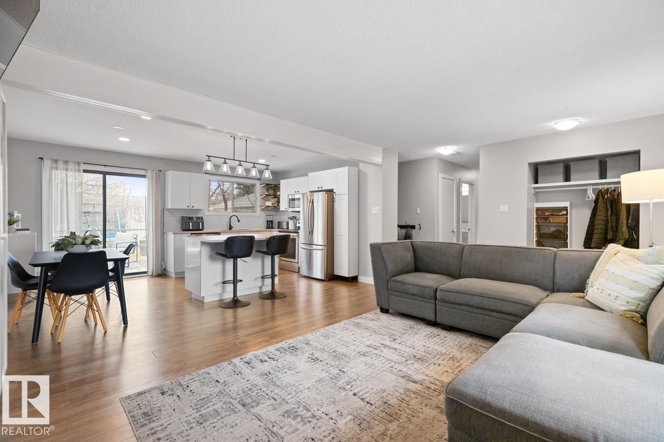 Property Photo:  20 Caragana Avenue  AB T8A 1W7 