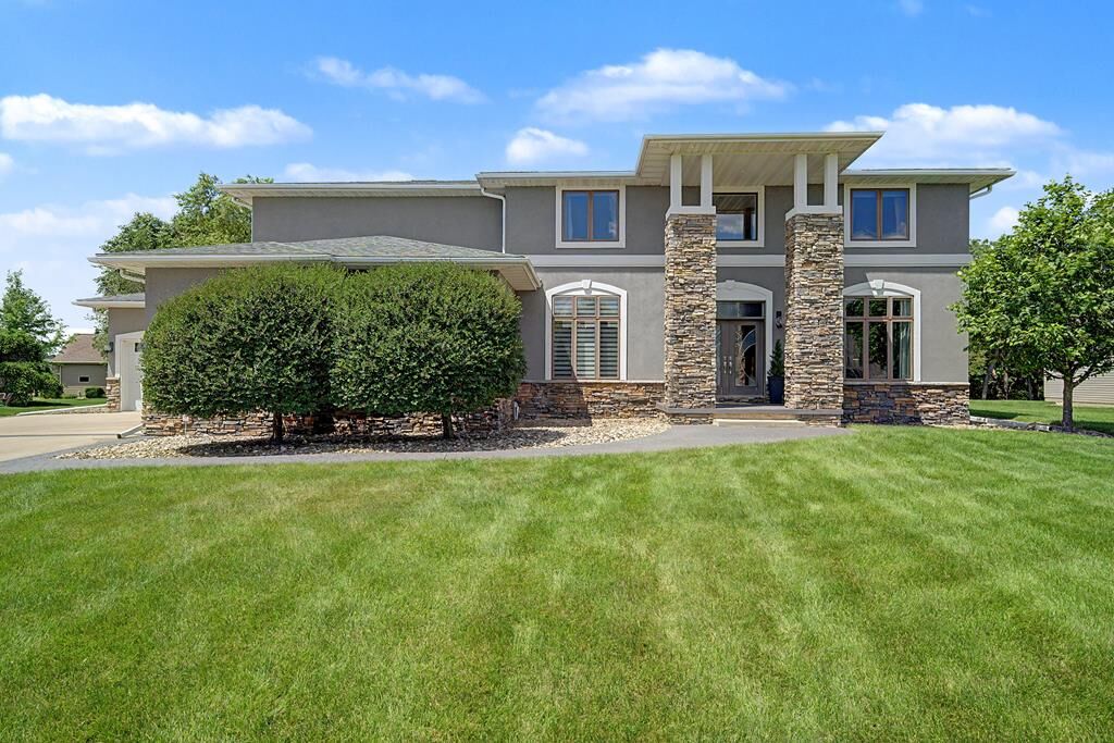 Property Photo:  2914 Oak Tree Circle  IA 50501 