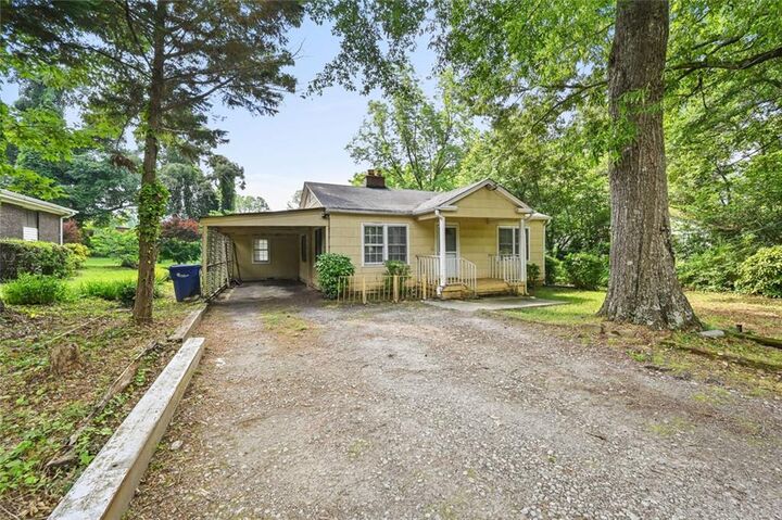 Property Photo: 921 Rowland Street GA 30021