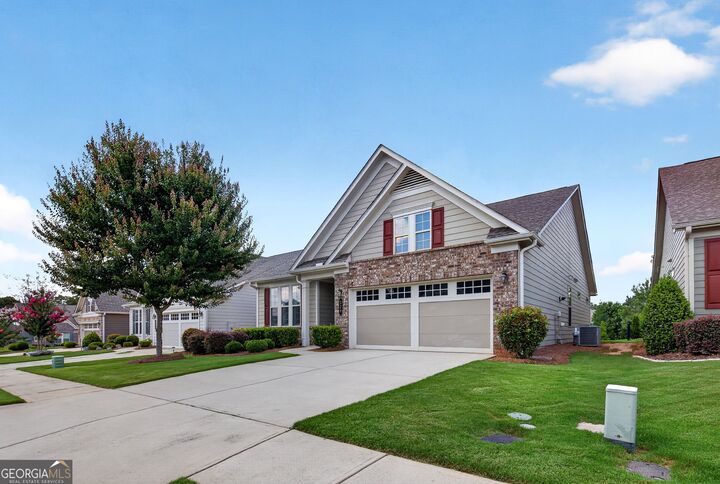 Property Photo:  328 Chestnut Oak Drive  GA 30269 