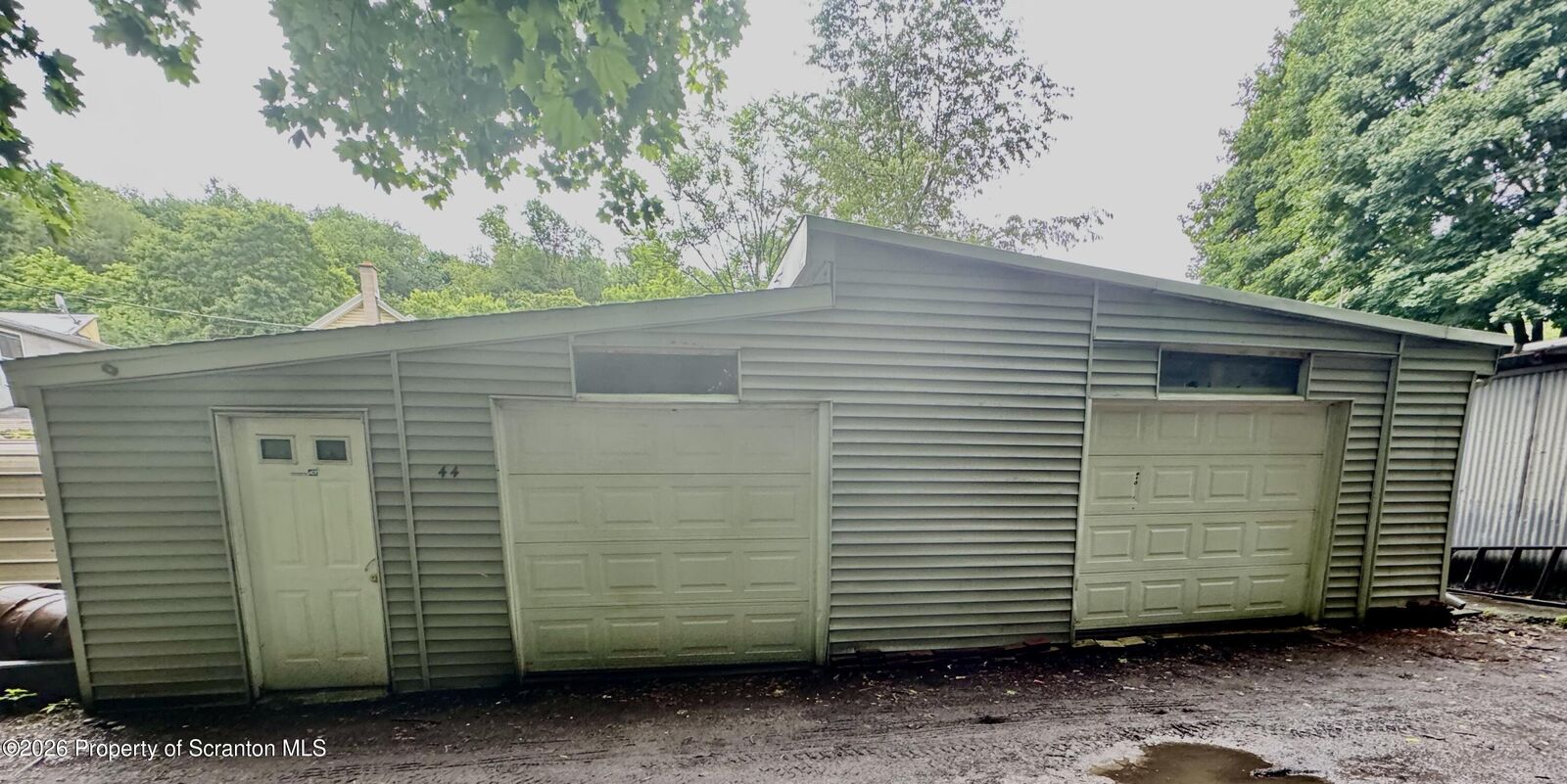 Property Photo:  