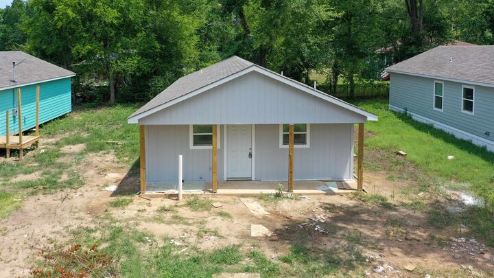 Property Photo:  412 Godfrey St  TX 75647 