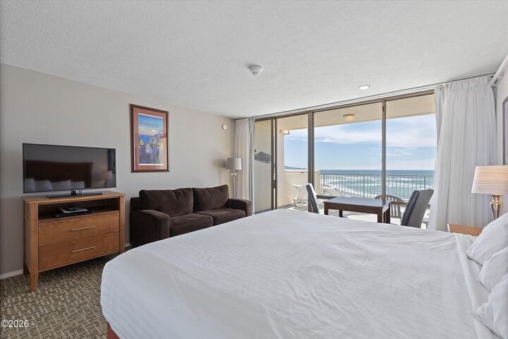 Property Photo:  4009 SW Highway 101 920  OR 97367 