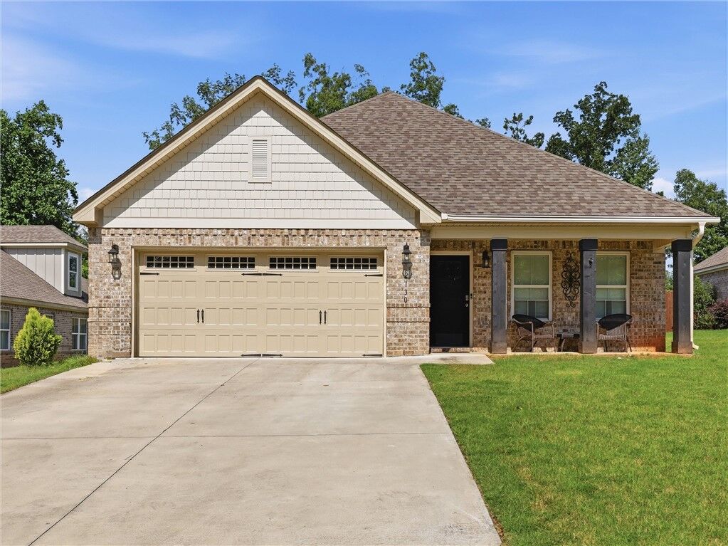 Property Photo:  2130 Sherwood Drive  AL 36801 