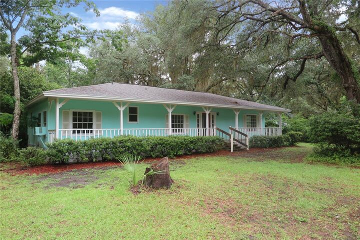 Property Photo: 11519 SE 225th Drive FL 32640