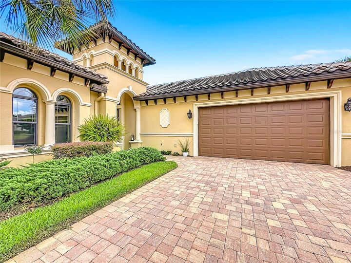 Property Photo: 341 Hibiscus Way FL 32137