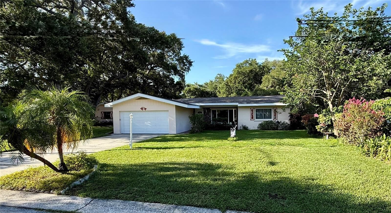 Property Photo: 918 Bay Breeze Terrace FL 33770