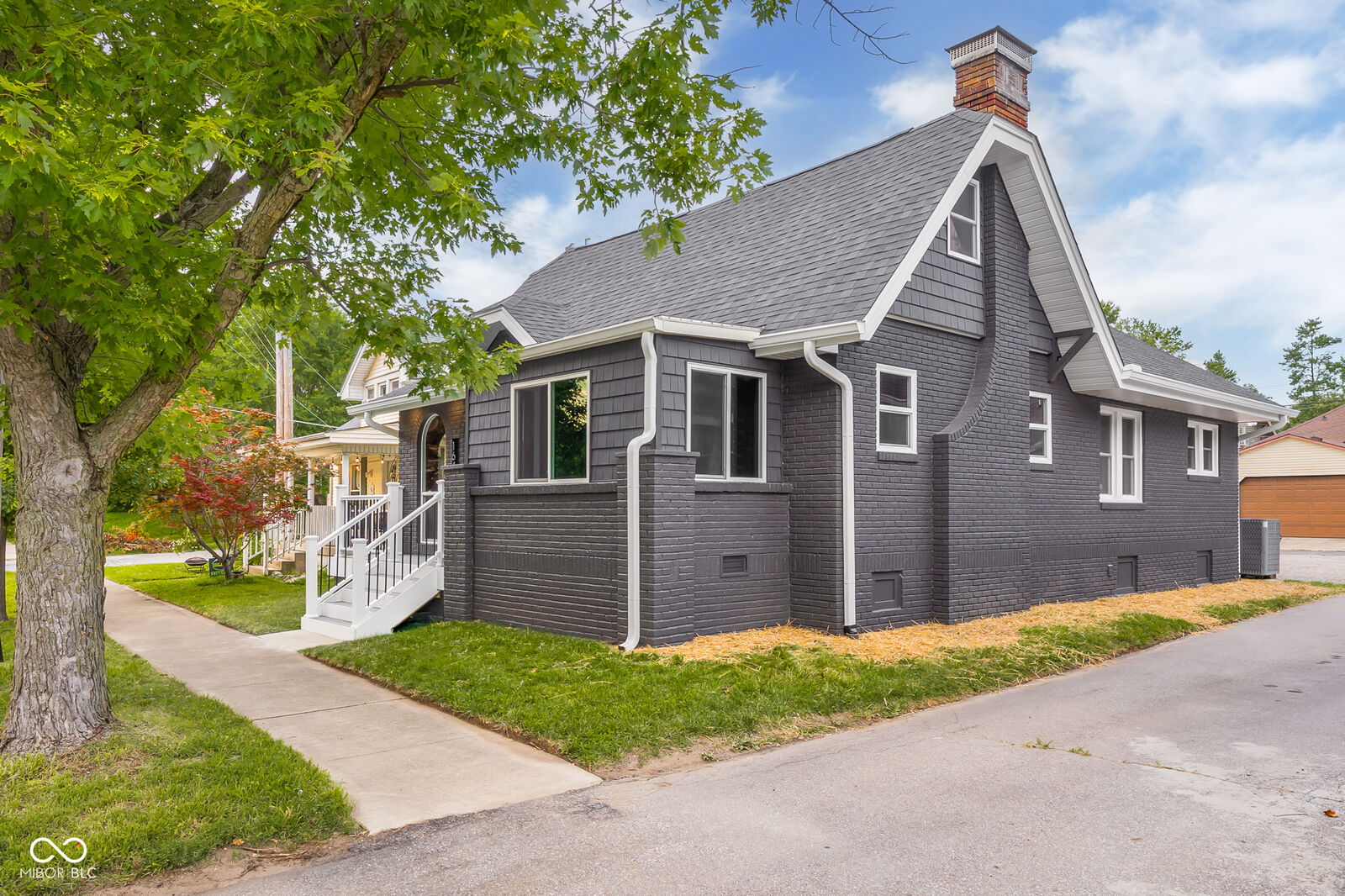 Property Photo:  1647 Washington Street  IN 47201 