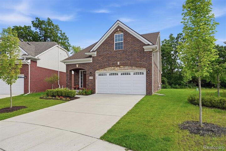 Property Photo:  11789 Hines Place Drive  MI 48150 1601 