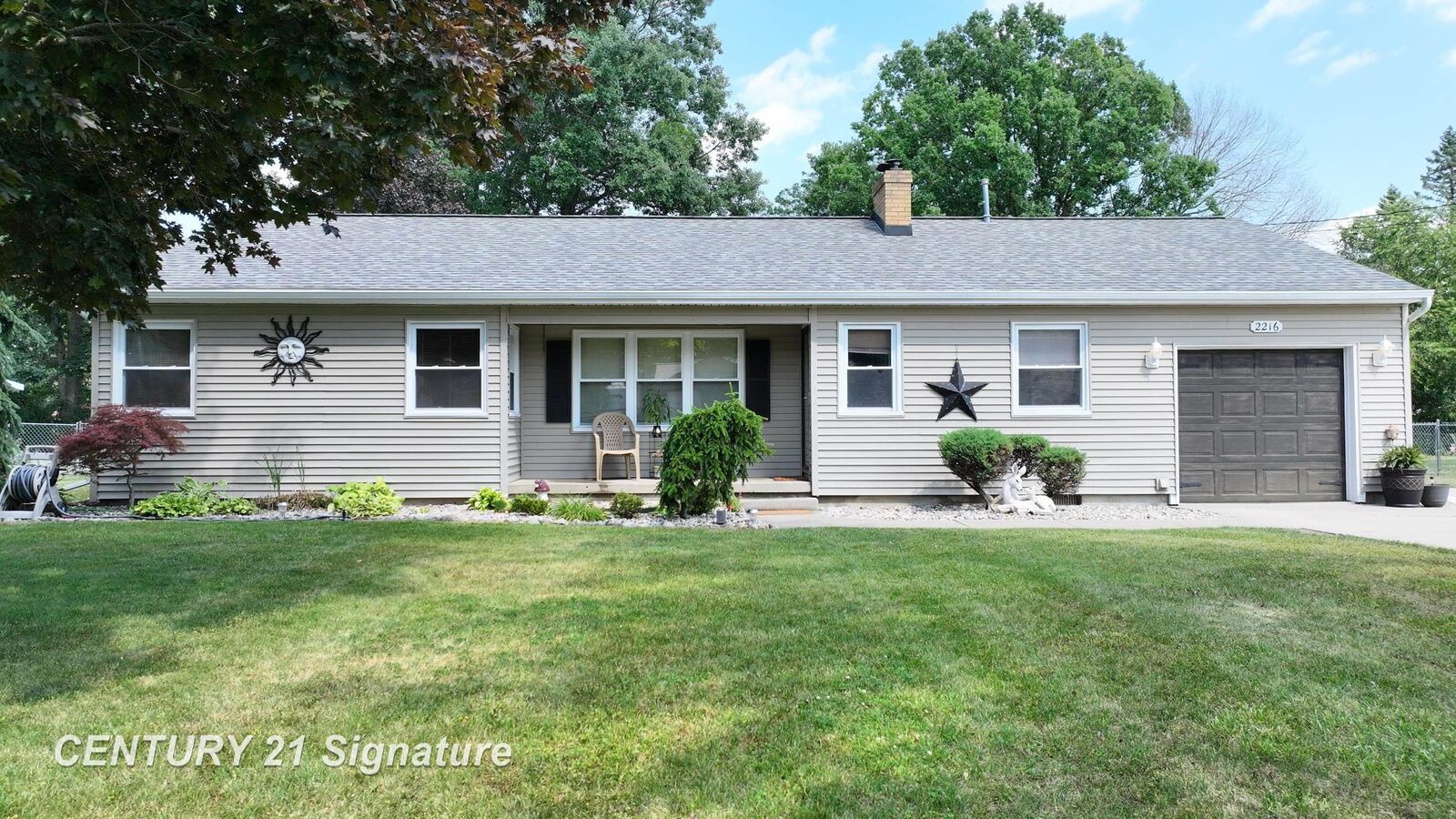 Property Photo:  2216 Cashin Street  MI 48509-1142 