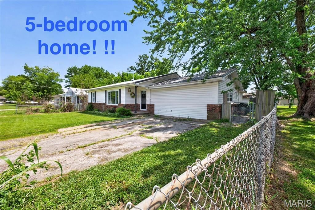 Property Photo:  707 McClain Street  MO 65556 