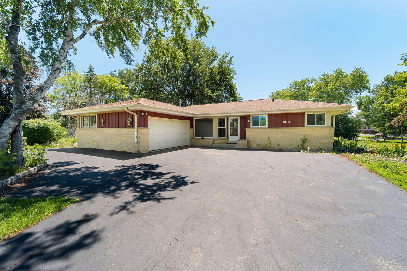 Property Photo: 11801 W Appleton Ave WI 53224