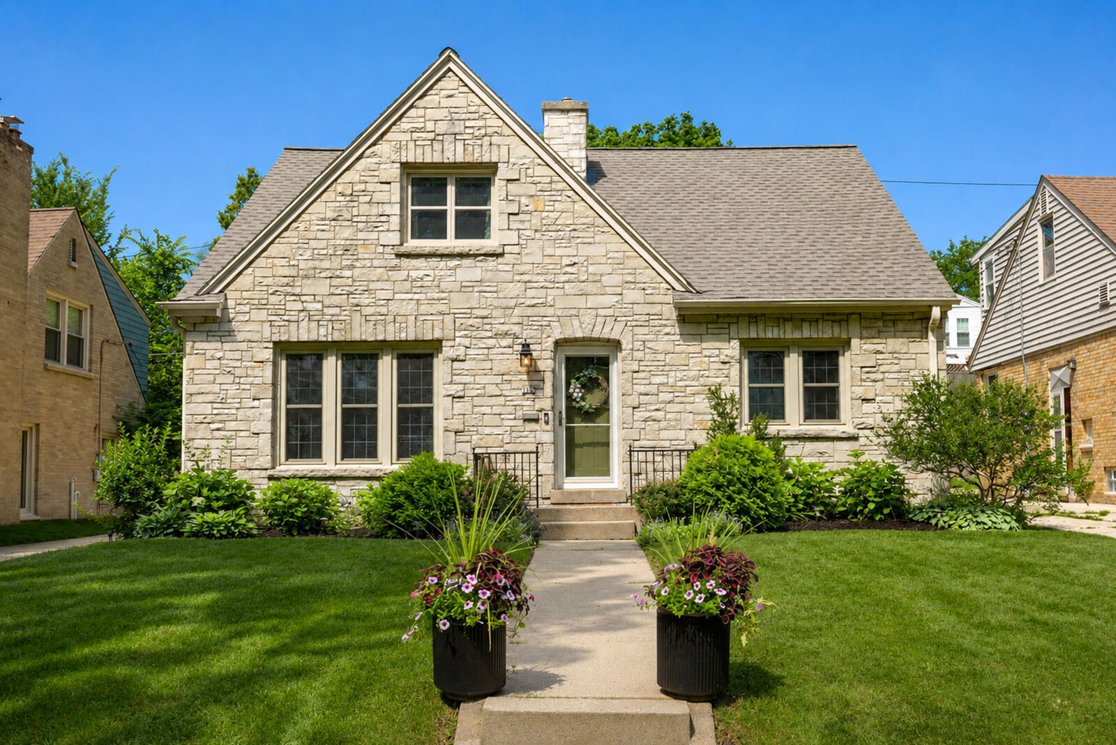 Property Photo:  125 N 85th St  WI 53226 