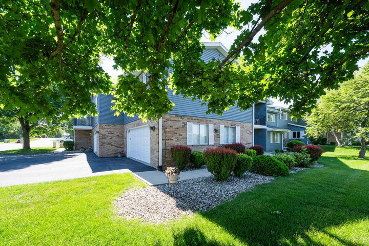 Property Photo: 1319 Sunnyslope Dr WI 53406