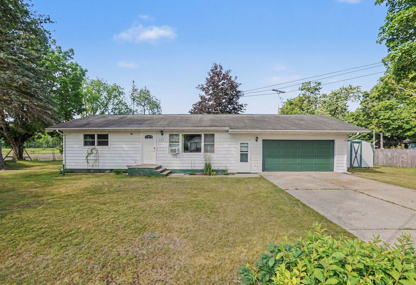Property Photo:  169 Park Place  MI 49305 