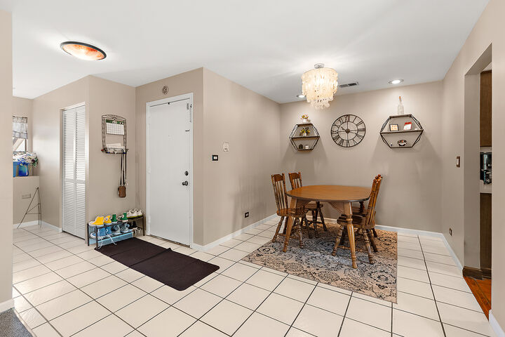 Property Photo:  