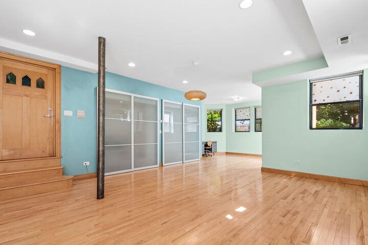 Property Photo: 3435 W Adams Street IL 60624