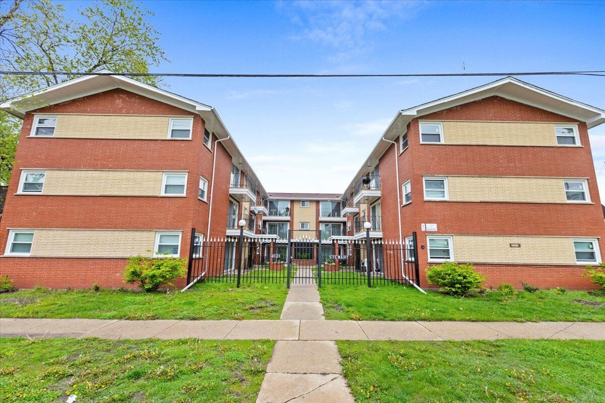 Property Photo:  14121 S Stewart Avenue 3B  IL 60827 