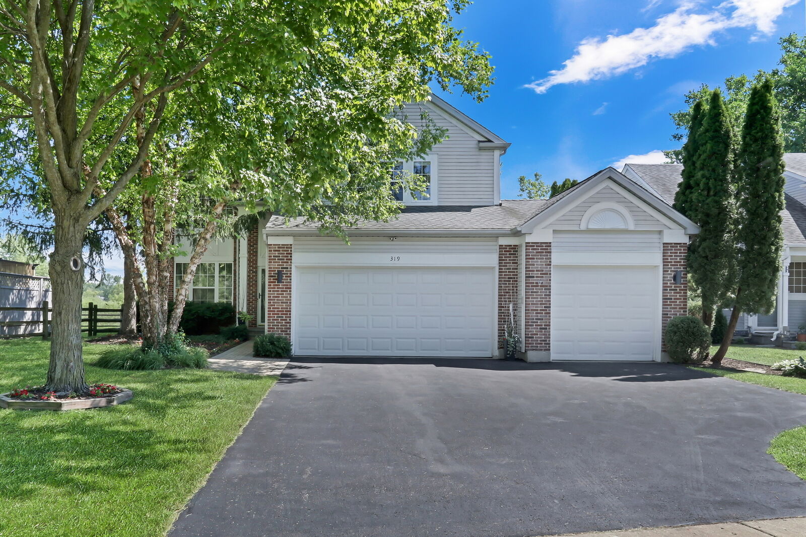 Property Photo: 319 Deer Lake Drive IL 60030