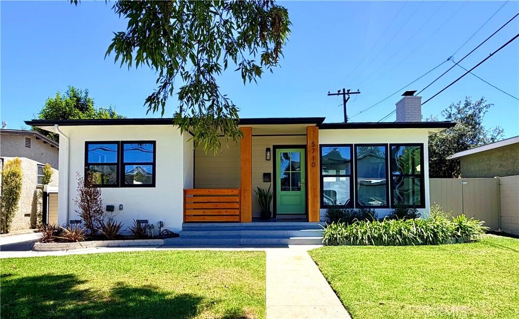 Property Photo: 5710 E Killdee CA 90808