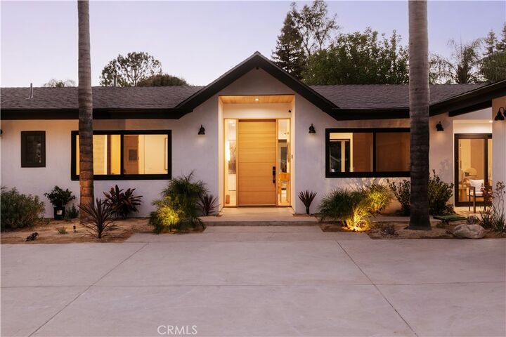 Property Photo:  5313 Crebs Avenue  CA 91356 