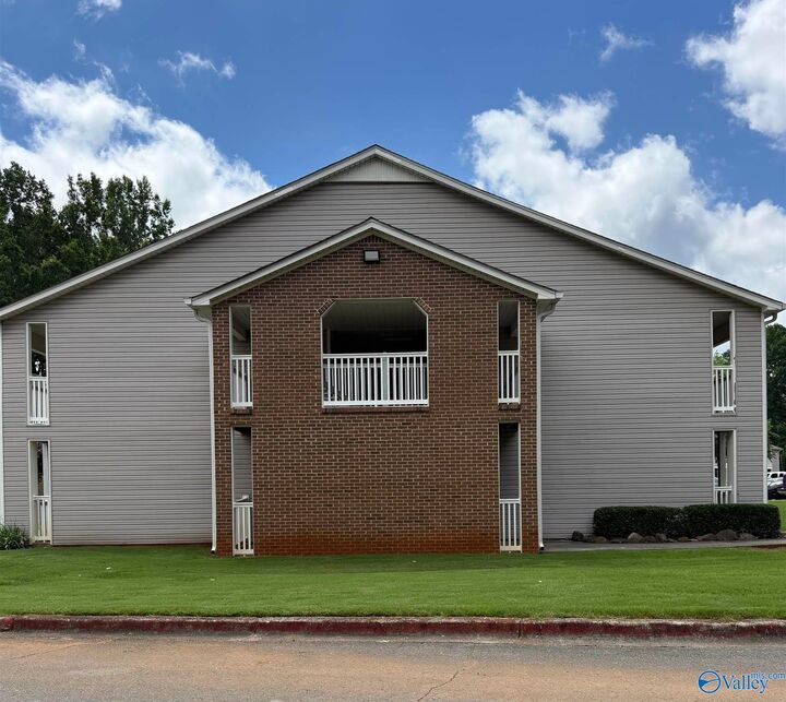 Property Photo: 6611-C Willow Pointe Drive C AL 35806