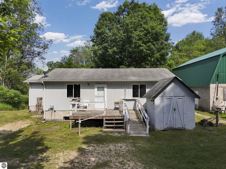 Property Photo: 3850 N 25 Road MI 49668