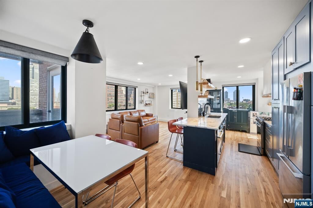 Property Photo: 205 10th Street 6X NJ 07302