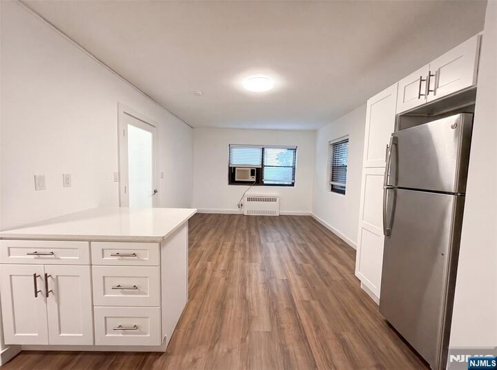 Property Photo:  3081 Edwin Avenue 1H  NJ 07024 